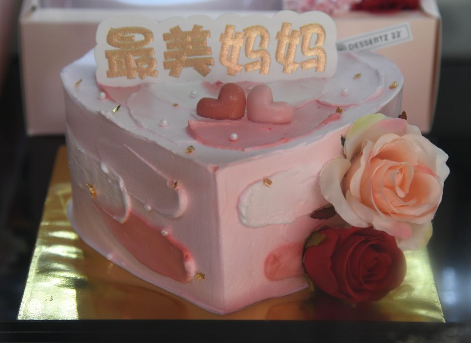 （早报头）大都会/母亲节花市慢热 料最后才掀购买潮