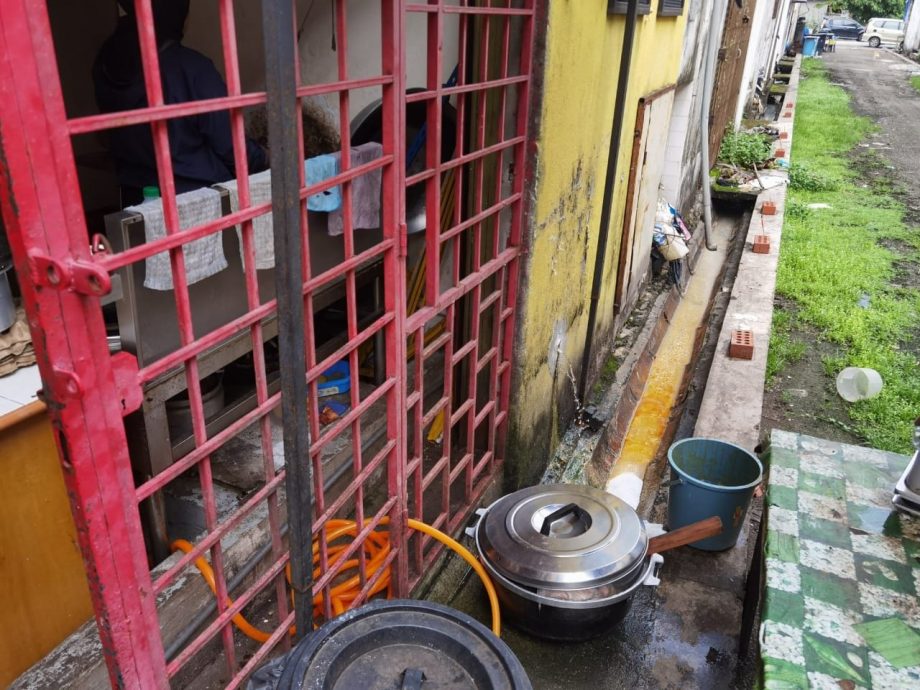 (版2头)大都会/市政厅接连检查食肆和食品安全,违例皆对付不妥协!