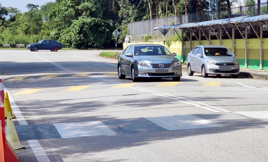 (版2头)大都会/校门前基设欠佳