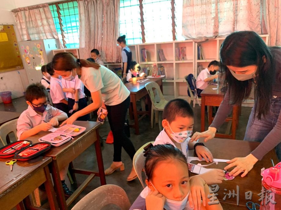 NS主文/芙小教师节 家协包办庆典 老师轻松度过