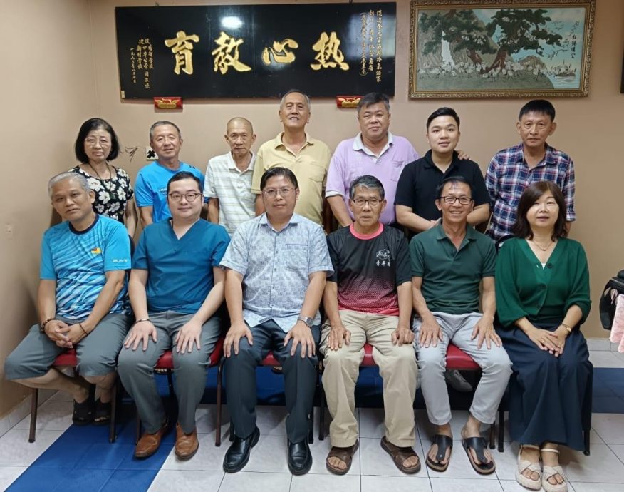 NS淡边/淡边县乒乓公会李新联蝉联主席要职