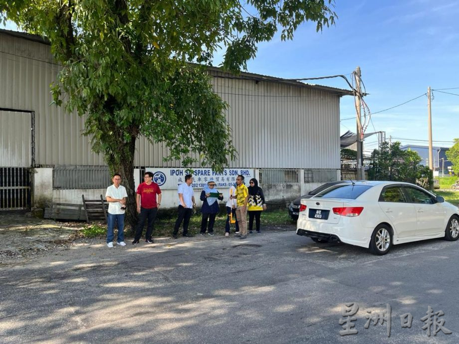 205万已批 200万待批拨款 供万里望治水修路灯铺路