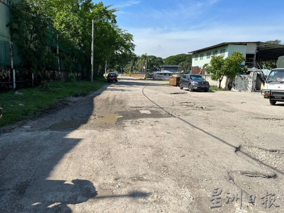 205万已批 200万待批拨款 供万里望治水修路灯铺路