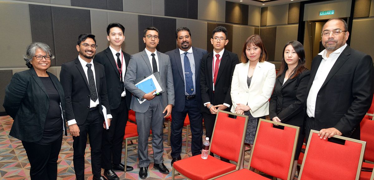 213投资者入禀民事诉讼 向吴焕华及19造提吿