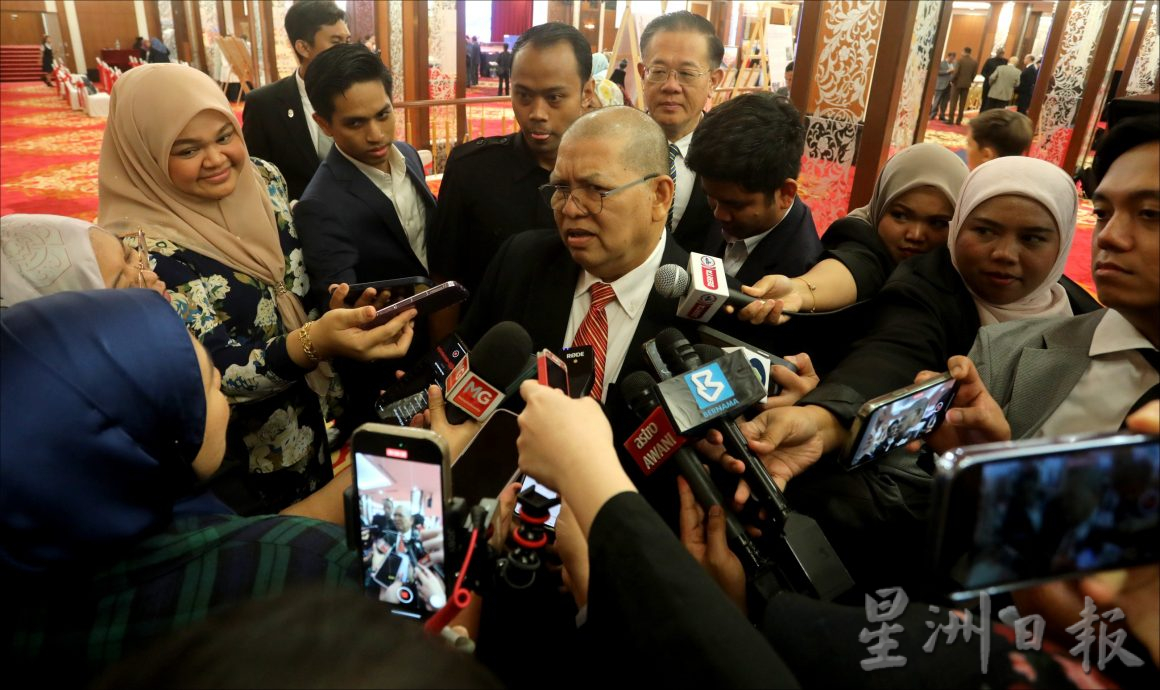 6土团议员支持安华失党籍/撤销议员资格?议长:21天内决定