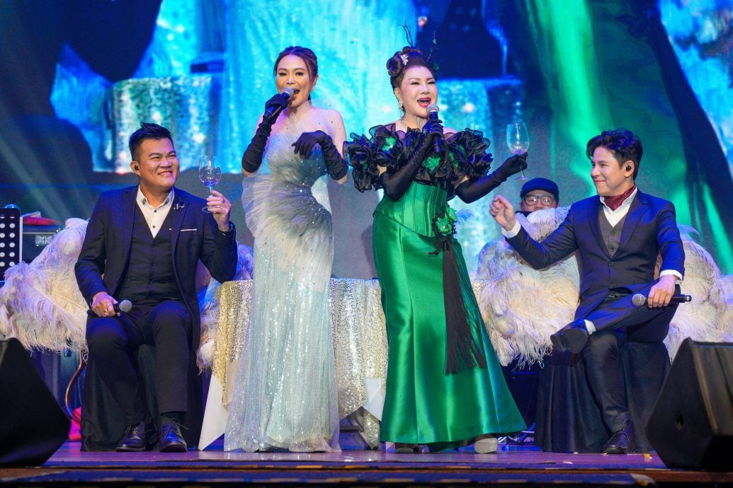 ​自诩本地高龄歌手 谢玲玲要唱到不能唱为止