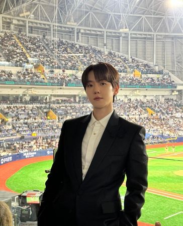 “不喜欢就不要买!”伯贤港开唱怒呛黄牛