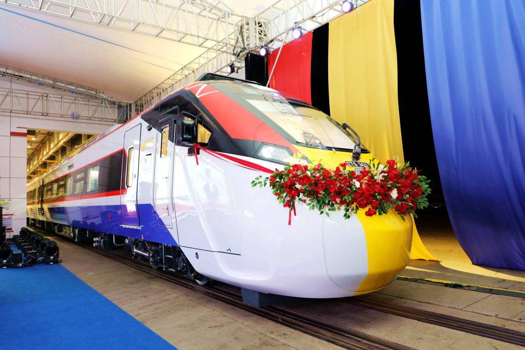 “中国造”马来西亚ETS3新型米轨动车组下线