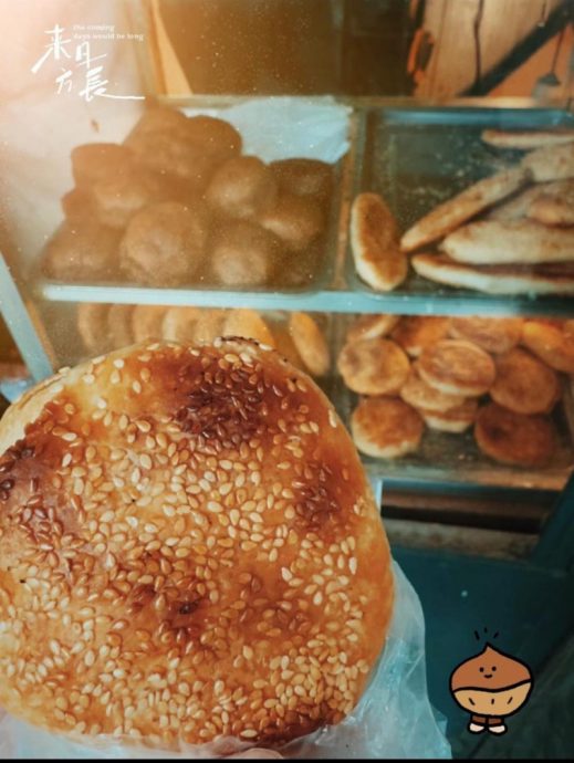 “我们中国人吃烤鸭”纯为炒气氛?阿信PO烧饼照疑藏悔意