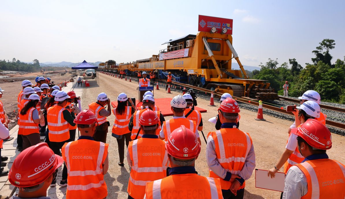 东铁第二阶段铺轨完成,今年料完成300公里铁轨线路。