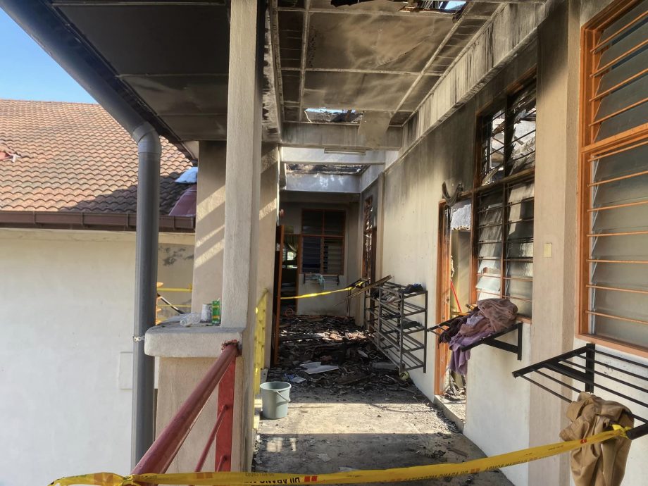 东:乌鲁登嘉楼理科中学男子宿舍在不到一个月内再次发生火灾,所幸没有造成伤亡。