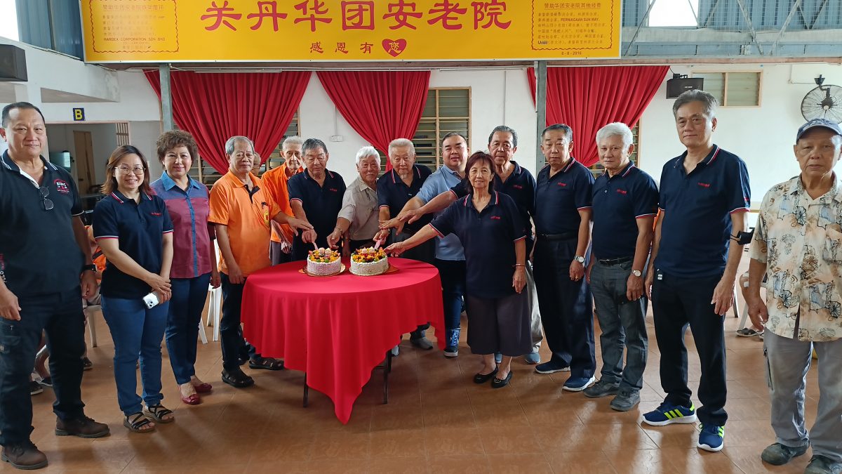 东:关丹积善堂带印度餐到访安老院庆双亲节