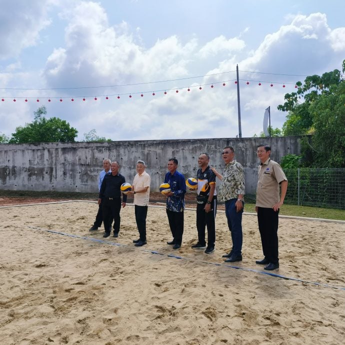 东：华联华中沙滩排球场启用 成全马首间设有沙滩排球场的学校