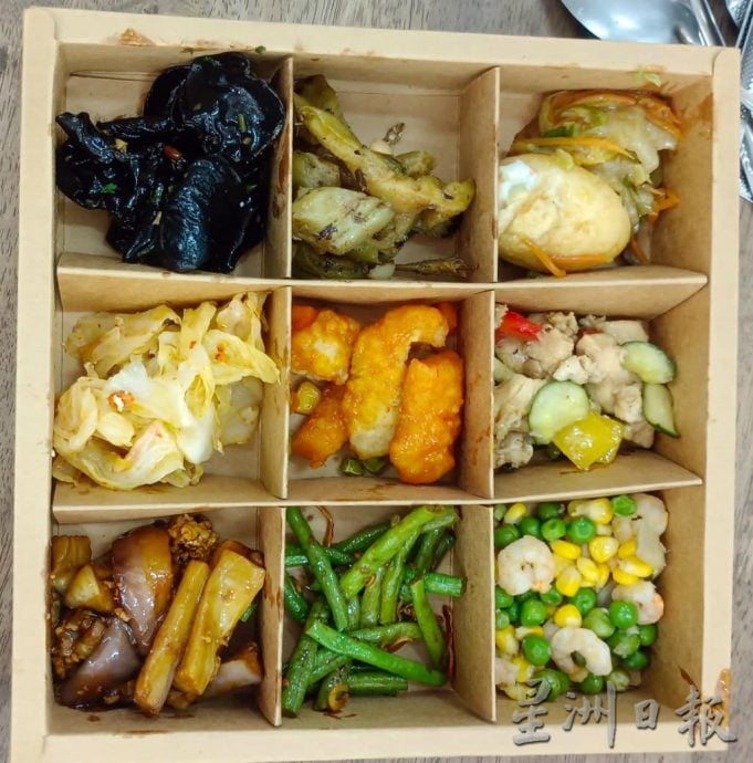 东:台湾公益厨师为直凉老人院义煮献爱心