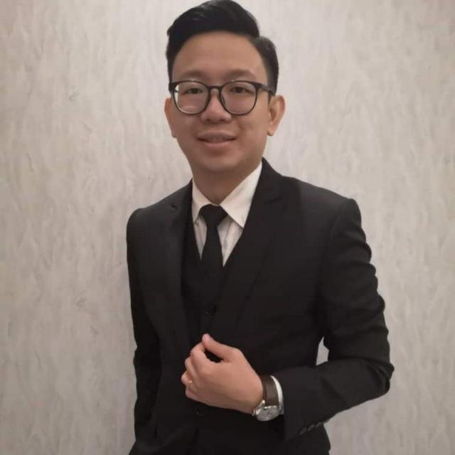 东:年轻人钱不够用,成为“月光族”已经不是新鲜事,近期,让人忧虑的是,有不少人开始以借贷度日,成为“月债族”。