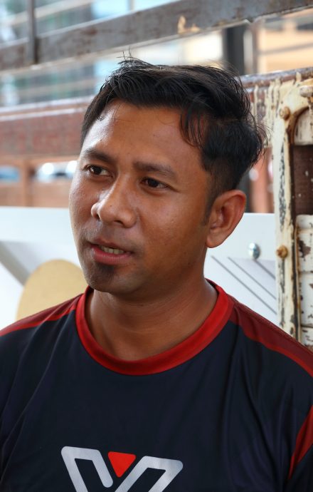 东:柴油价格浮动细节不明朗, 业者无奈之余也催促政府尽快交代。