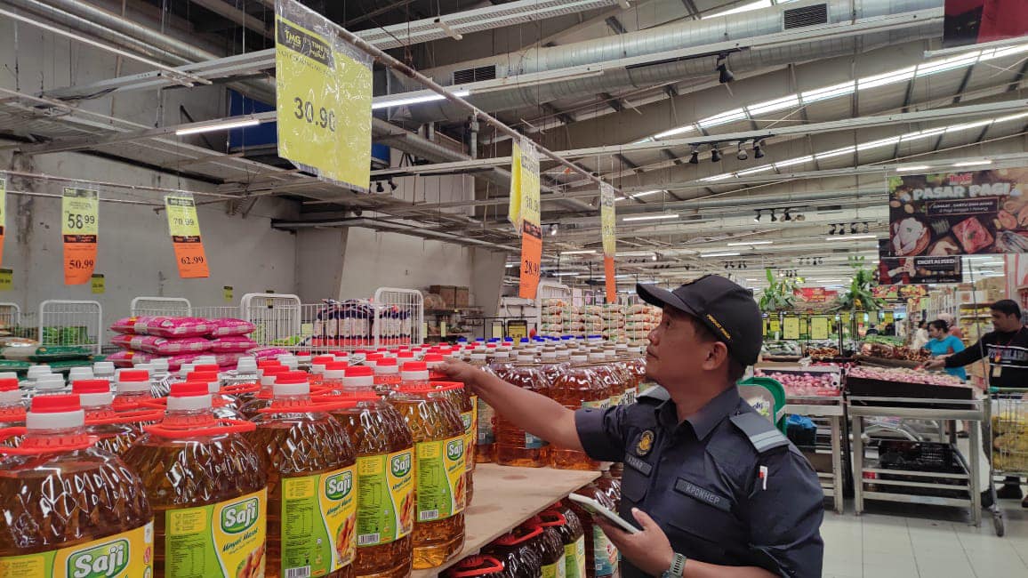 东：淡马鲁贸消局哈芝节检查行动 暂未有商家趁机提高物价