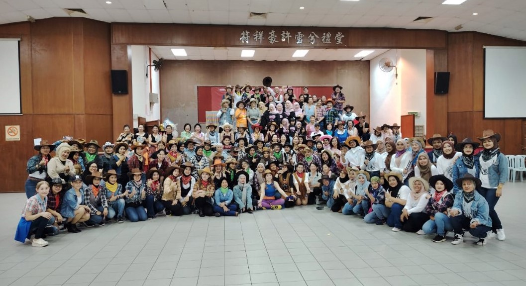 瓜登天后宫Zumba小组首次主办健康舞交流活动,获得150名来自7个健康舞小组的成员参与,反应热烈。