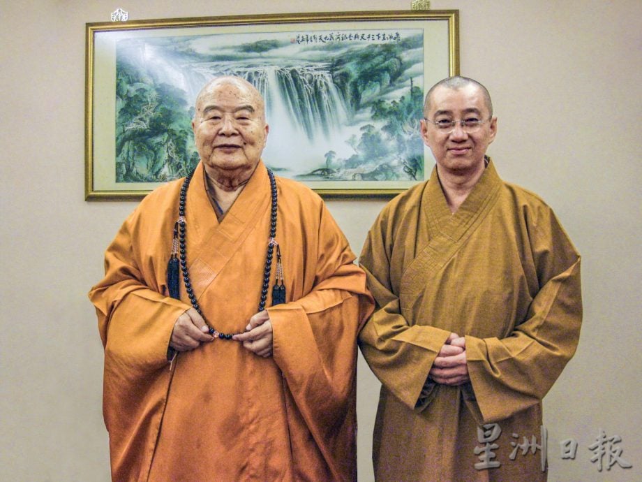 东:登州佛教艺术文物中心将主办结合星云大师法语和继程法师创作的“星空云海”书画展。