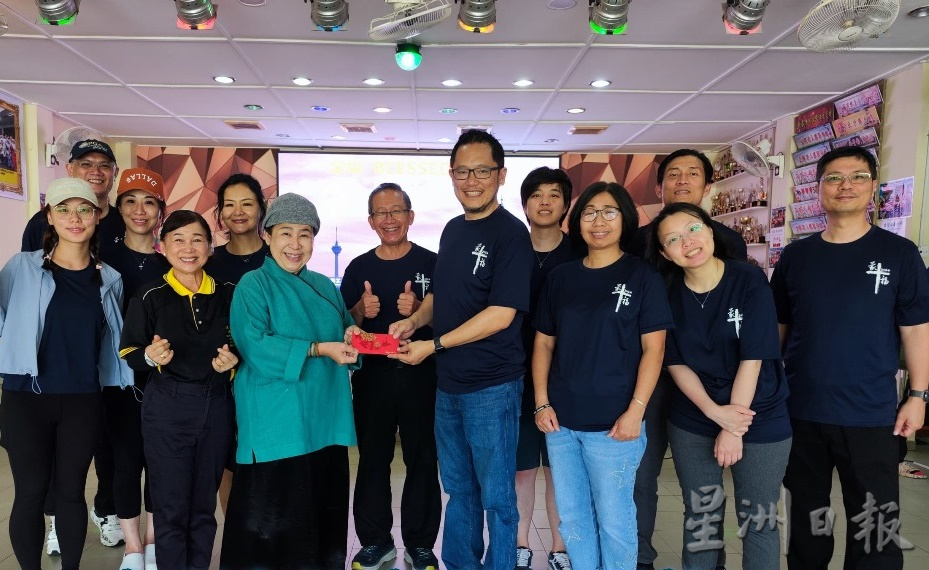 东:直凉基督教会办两场蒙福音乐会