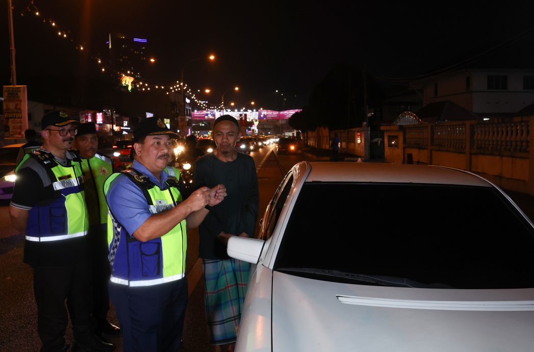 东:陆路交通局在6月10日起展开哈芝节特别取缔行动(HRAA)的4天内,一共发出4万7003张罚单。