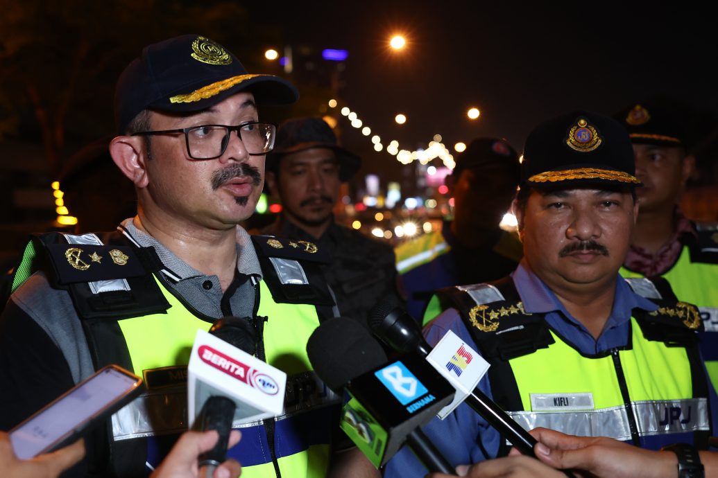 东:陆路交通局在6月10日起展开哈芝节特别取缔行动(HRAA)的4天内,一共发出4万7003张罚单。