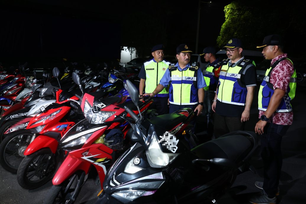 东:陆路交通局在6月10日起展开哈芝节特别取缔行动(HRAA)的4天内,一共发出4万7003张罚单。