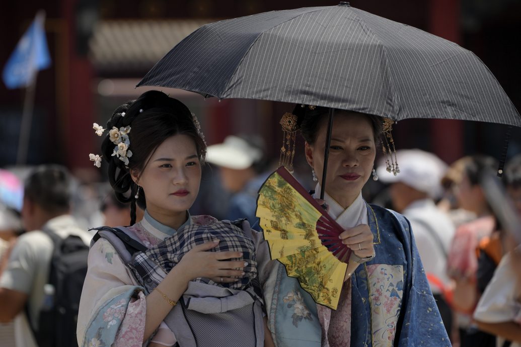 中国发布高温预警局地或达40℃以上