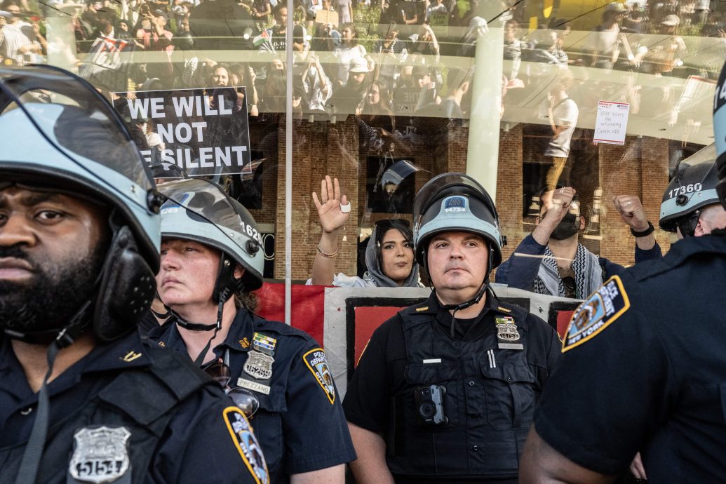亲巴勒斯坦示威者占博物馆 纽约市警拘留34人