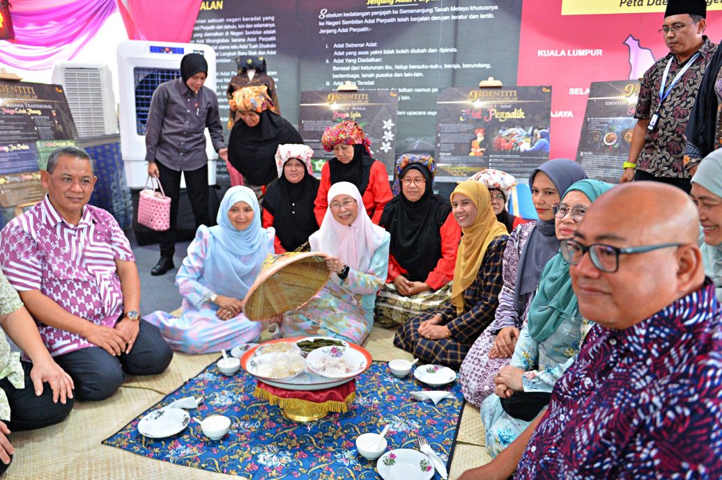 全国版:旺阿兹莎:大马女性劳动参与率已达56.3%