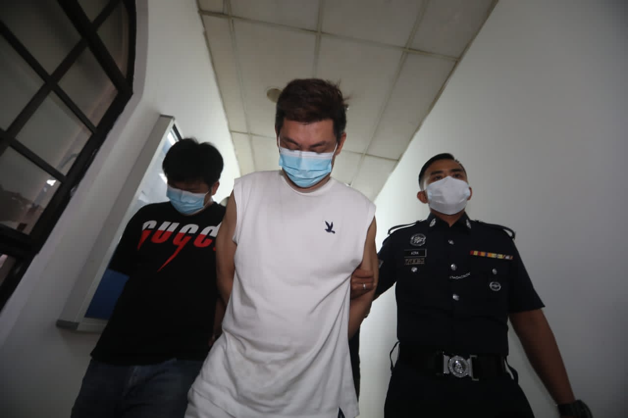 全国：视频： 国内最大宗贩毒案  2名新加坡男子包括首脑被控