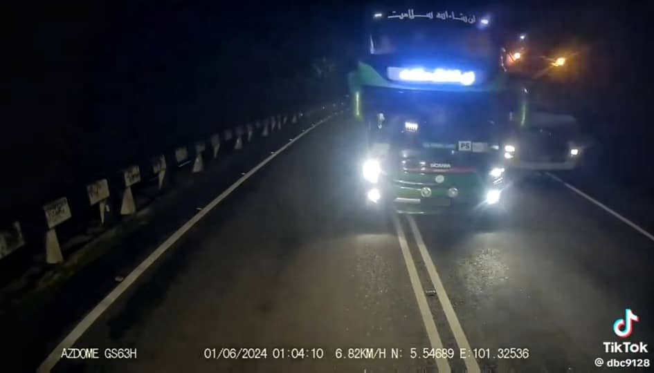 全国:长巴司机东西大道危险超车,影片在网上流传,司机已被停职。