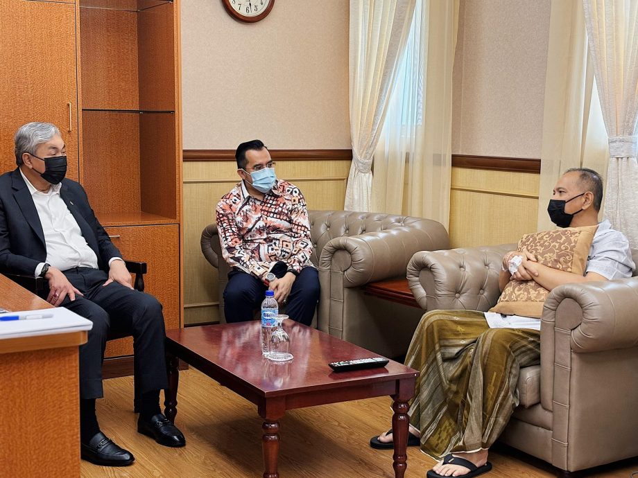 全:副首相探望彭大臣