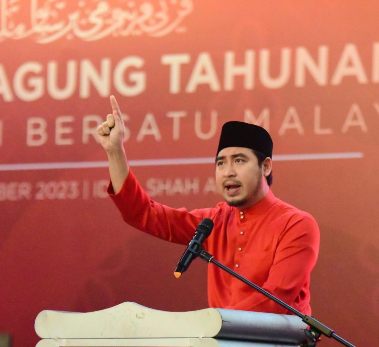 土团党青年团团长袁怀绍敦促国会下议院议长丹斯里佐哈里，跟随吉兰丹州议会的脚步，悬空6名被开除党籍的国会议员议席