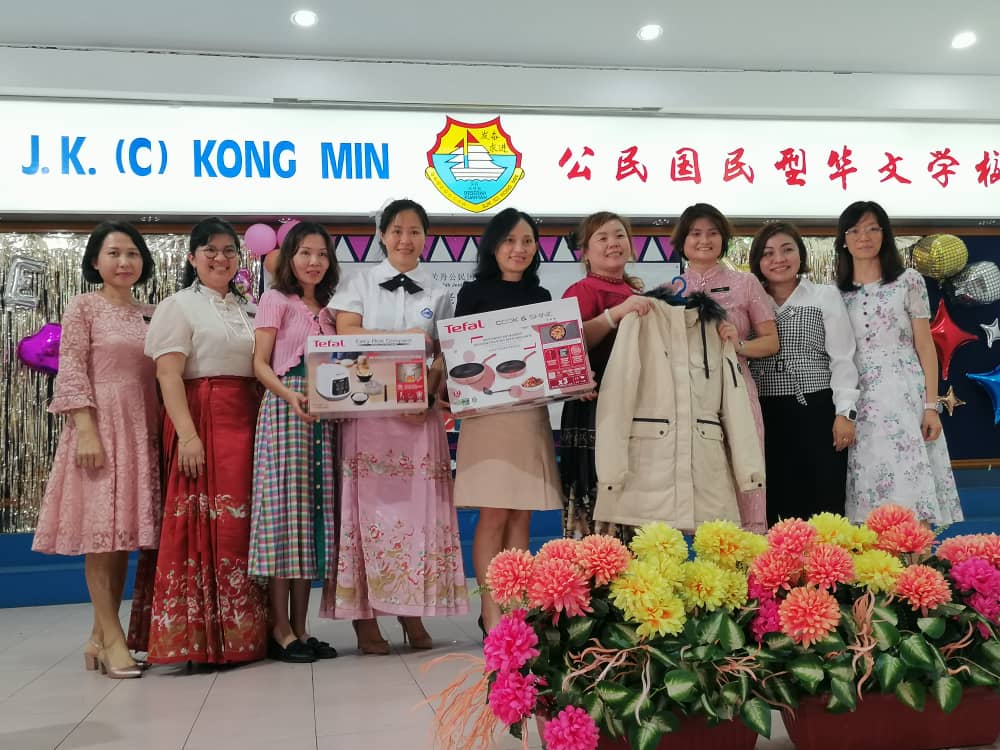 公民华小詹玉叶老师荣休,前校长昔日战友出席齐欢送。