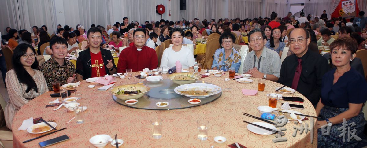 兵如港卫理公会孝亲敬老爱宴 老中青幼共聚洋溢亲恩之情