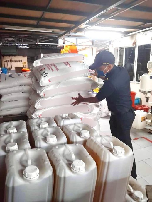 内贸局:滥用假清真标志 充公太平一饼厂商品