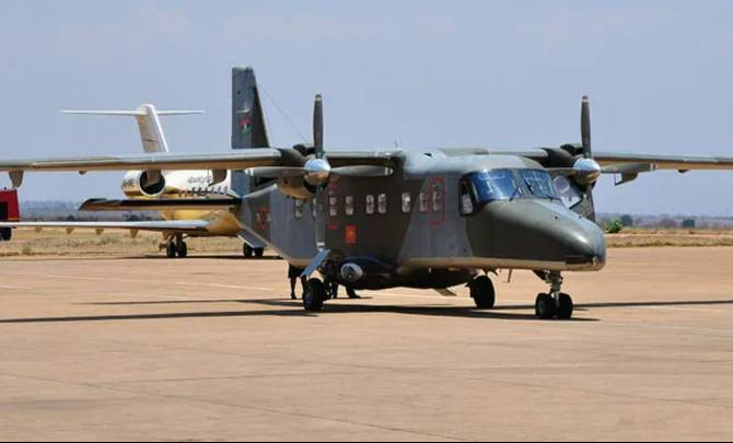 军方消息：已寻获副总统客机残骸