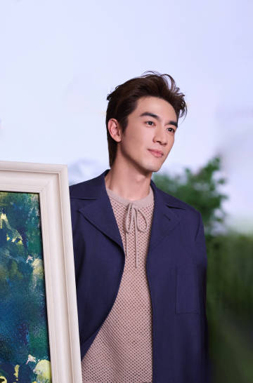 刘亦菲新剧吻戏密集 ​2集与彭冠英亲了15次