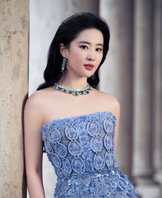 刘亦菲新剧吻戏密集 ​2集与彭冠英亲了15次