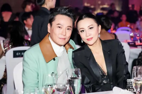 华语乐坛第一人！张信哲登迪拜剧场开唱 