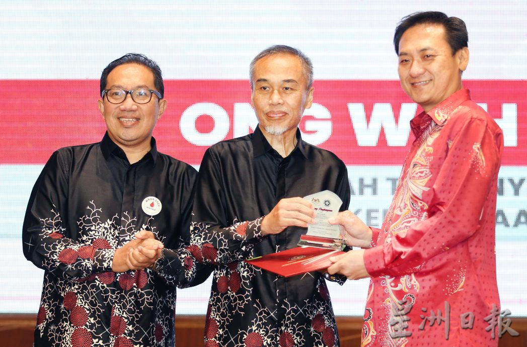 卫生总监：吸引17至24岁年轻人当“新血” 拟将捐血簿数码化为app