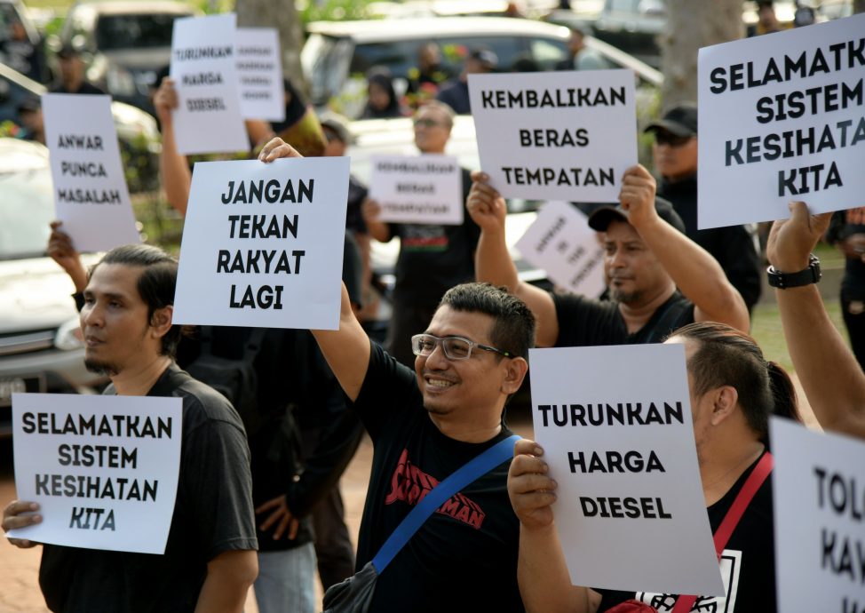 取代//反首相集会如期举行·号召人:这是给首相的警告信