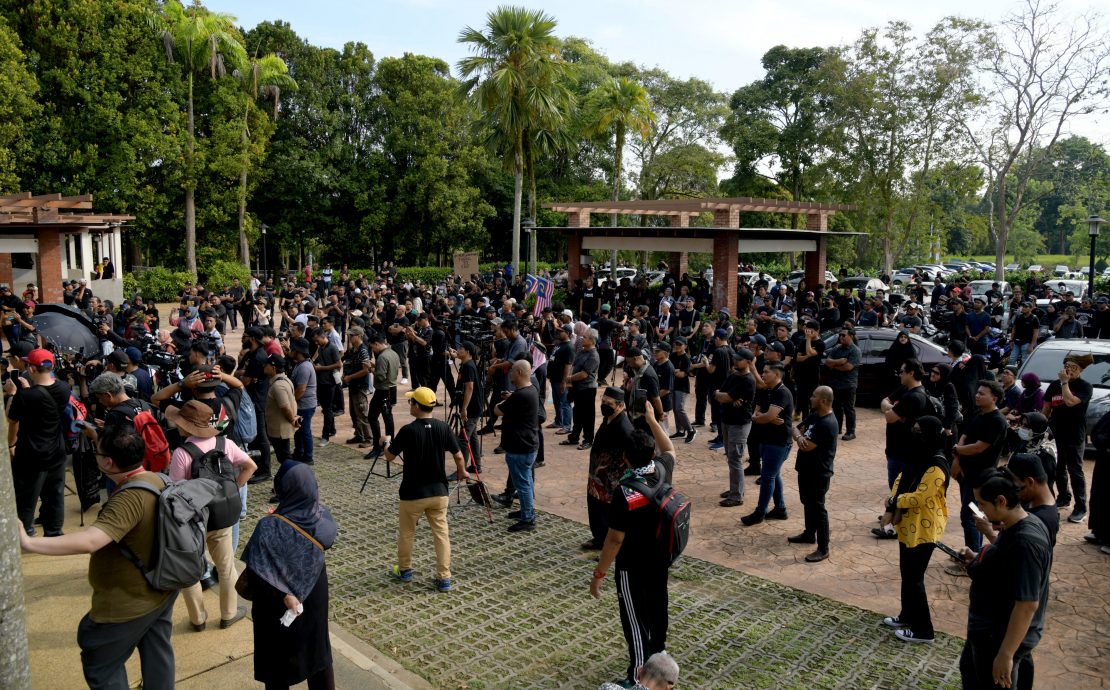 取代//反首相集会如期举行·号召人:这是给首相的警告信