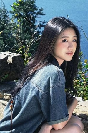 同楼进出被跟拍 王星越向涵之爆恋情