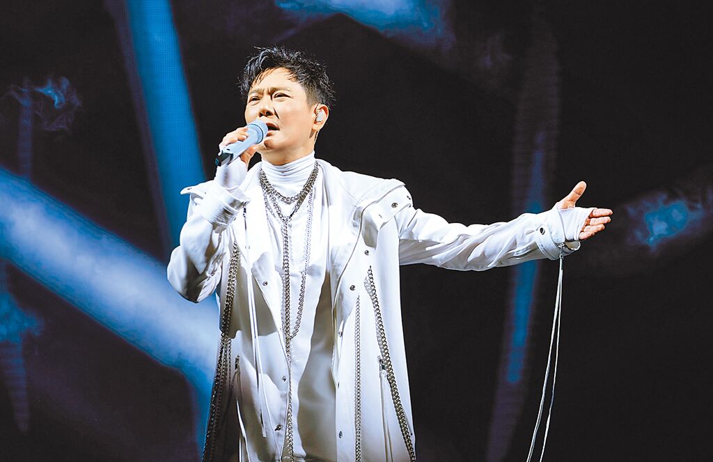 吞飞蚊笑纳蛋白质 张信哲嗨喊:难怪我体力好