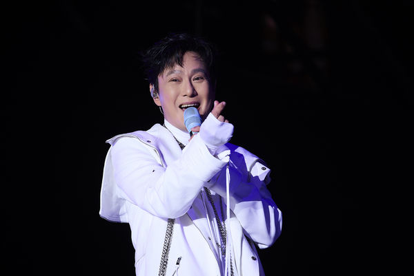 吞飞蚊笑纳蛋白质 张信哲嗨喊:难怪我体力好