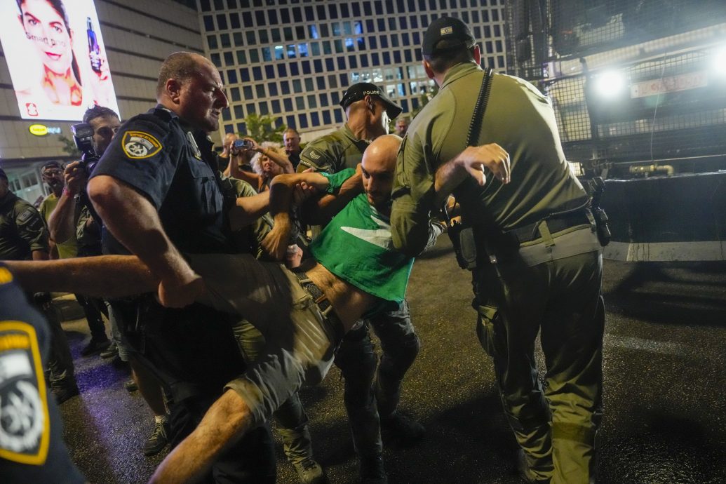 哈马斯:以军为救4人质发动袭击 酿至少200人死