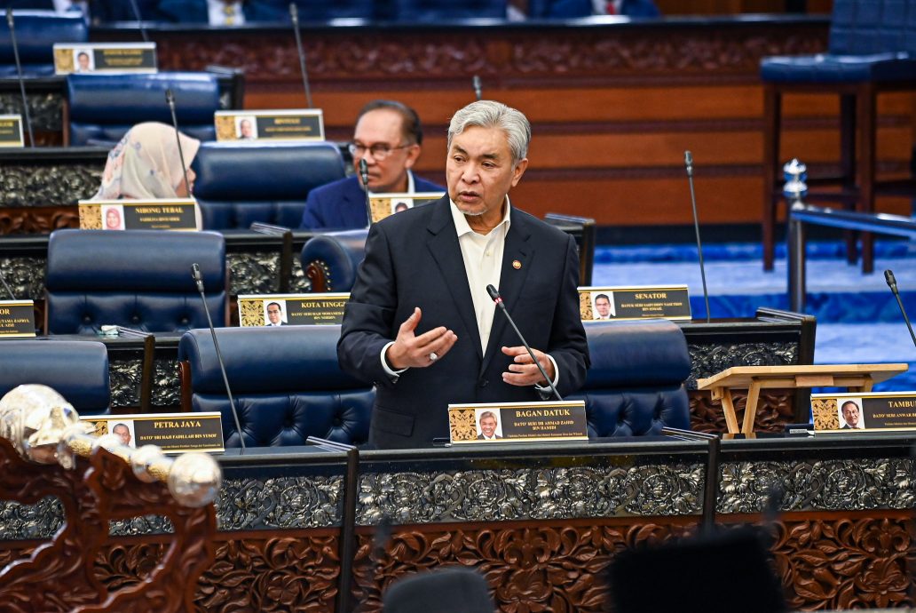 国会/ 阿末扎希:政府秉持色盲原则为各族提供技职教育机会