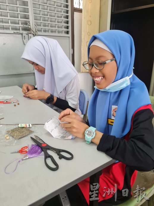 多彩端午“香”系马中 深斋孔院办端午文化体验活动